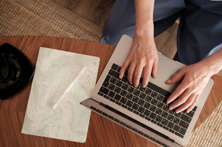 Plataformas para trabajar como asistente virtual