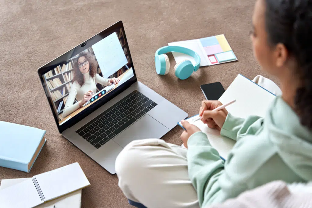 Cómo contratar empleados y freelancers en todo el mundo de forma legal, usando Deel